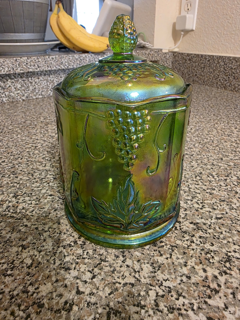 VTG Indiana Glass Green Carnival Glass Grape Pattern Lidded Jar Canister Octagon